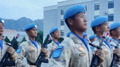 阅兵中国色之维和蓝色