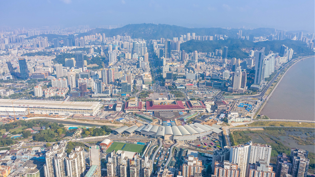 背靠祖國支持，發(fā)揮澳門所長——回歸20年澳門與內(nèi)地共享發(fā)展機(jī)遇