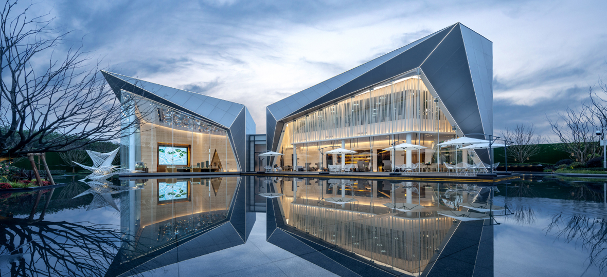 2019年是中國奧園發(fā)展史上一個重要里程碑，奮進(jìn)新時代，筑夢新奧園。積極履行企業(yè)應(yīng)承擔(dān)的社會責(zé)任，為客戶乃至社會“構(gòu)筑健康生活”。