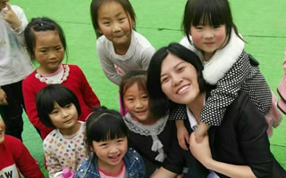 “我可以叫你媽媽嗎？”——一位基層女代表和她的希望小學(xué)