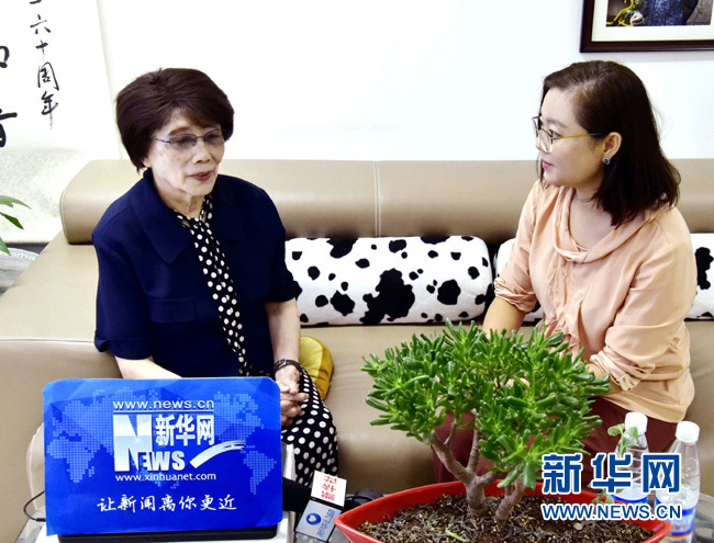 電波永不消逝，隨著時代發(fā)展傳播可能會有多種形式，年輕播音員要不忘初心，在如今優(yōu)越條件下更應(yīng)砥礪自己。