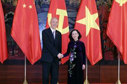 蔡奇同越共中央政治局委員、中央書記處常務(wù)書記張氏梅舉行會(huì)談