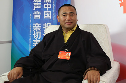 全國政協(xié)委員東寶仲巴·呼圖克圖做客新華網(wǎng)、中國政府網(wǎng)兩會訪談