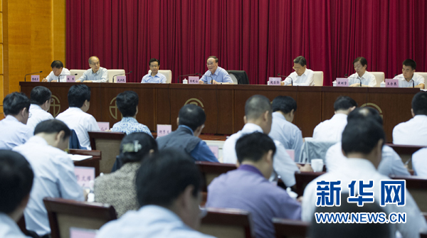 7月16日，中共中央政治局常委、中央紀(jì)委書記、中央巡視工作領(lǐng)導(dǎo)小組組長王岐山在北京出席2014年中央第二輪巡視工作動(dòng)員部署會(huì)并講話。新華社記者黃敬文 攝 