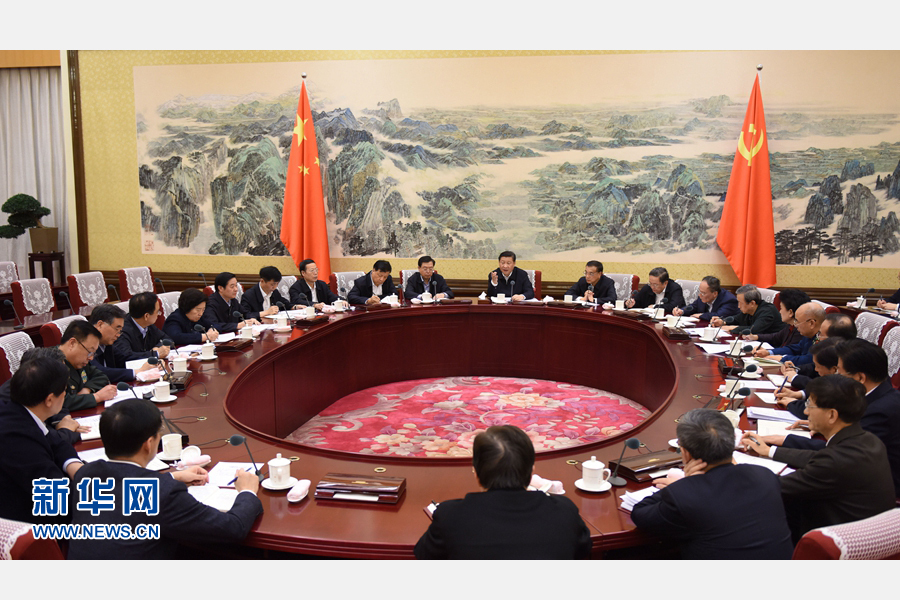 12月28日至29日，中共中央政治局召開專題民主生活會(huì)，對(duì)照檢查踐行“三嚴(yán)三實(shí)”情況，討論研究加強(qiáng)黨風(fēng)廉政建設(shè)措施。中共中央總書記習(xí)近平主持會(huì)議并發(fā)表重要講話。新華社記者 李學(xué)仁 攝 