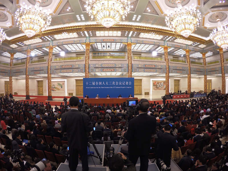 3月15日，國務院總理李克強在北京人民大會堂與中外記者見面，并回答記者提問。 新華社記者陳曄華攝