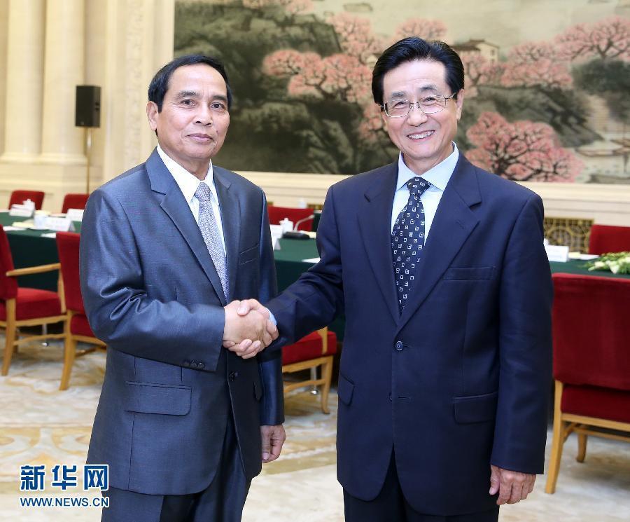 7月7日，中共中央書記處書記、中央紀(jì)委副書記趙洪祝在北京同老撾人民革命黨中央政治局委員、中央紀(jì)委書記、政府副總理本通率領(lǐng)的老撾人民革命黨代表團(tuán)舉行工作會(huì)談。新華社記者 姚大偉 攝 