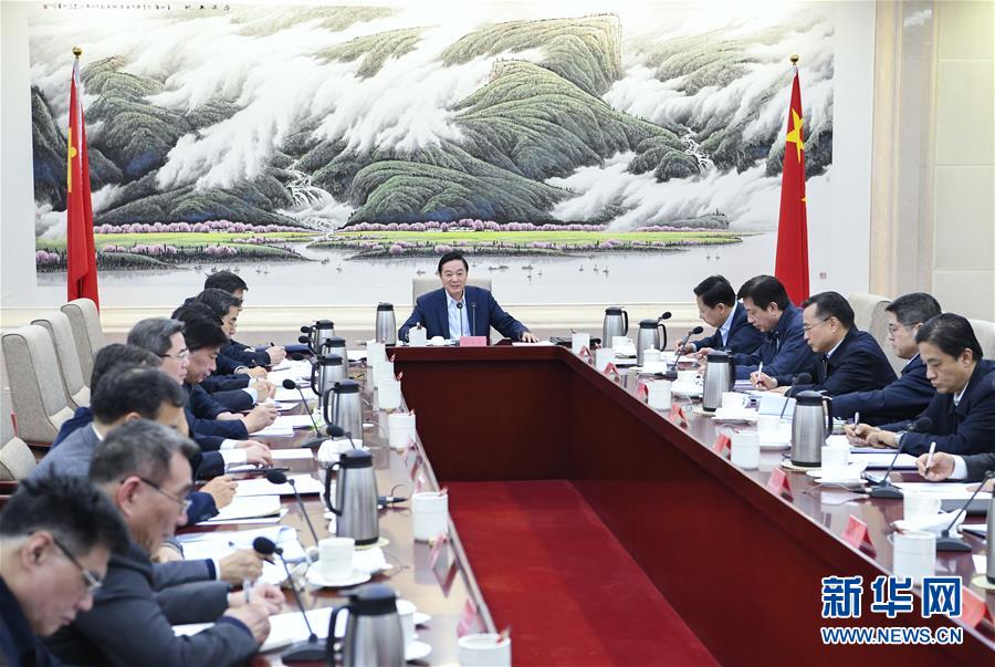 2月24日，中共中央政治局委員、中央書記處書記、中宣部部長(zhǎng)劉奇葆出席國(guó)家高端智庫理事會(huì)擴(kuò)大會(huì)議。 新華社記者 張領(lǐng) 攝