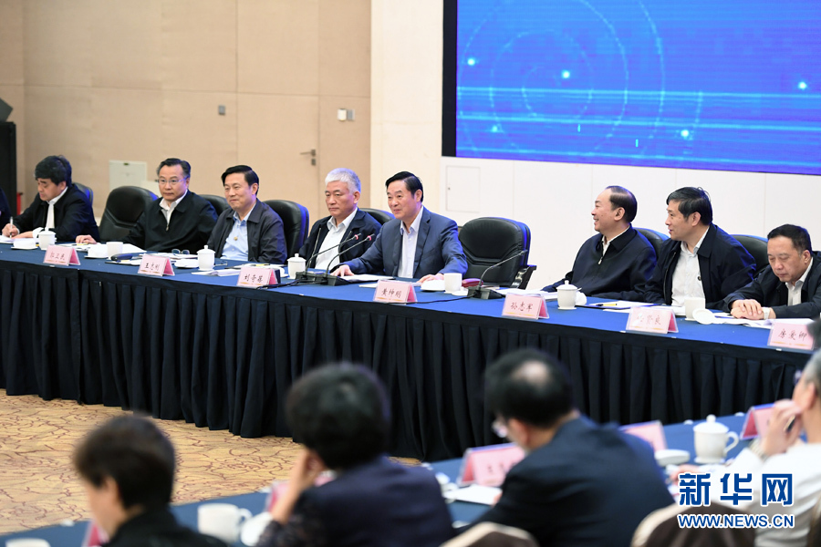 5月11日，中宣部在深圳召開深化文化體制改革座談會。中共中央政治局委員、中央書記處書記、中宣部部長劉奇葆出席會議并講話。 新華社記者張領(lǐng) 攝