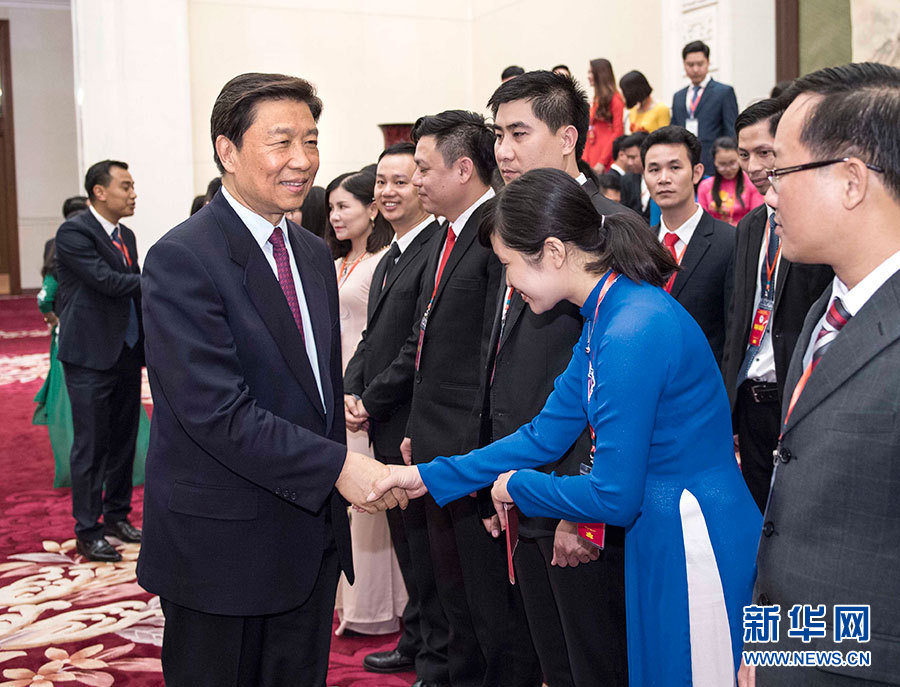 5月22日，中共中央政治局委員、國家副主席李源潮在北京會見越南胡志明共青團中央書記處第一書記黎國鋒率領的越南青年代表團。 新華社記者李濤 攝