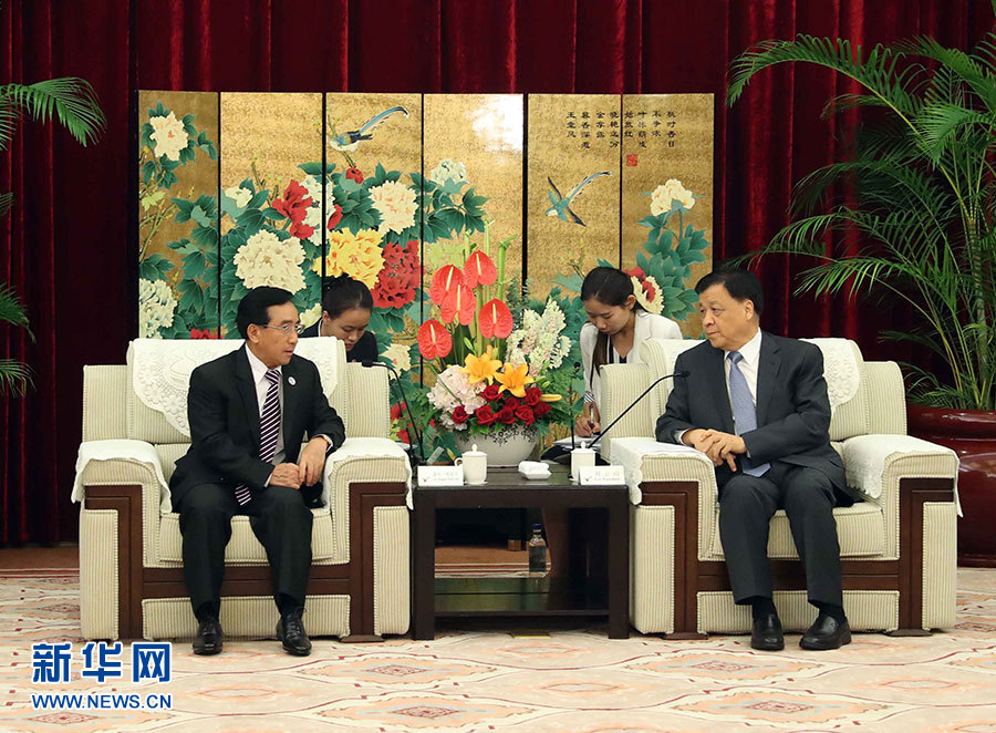 6月11日，中共中央政治局常委、中央書記處書記劉云山在福州會(huì)見來華出席金磚國(guó)家政黨、智庫和民間社會(huì)組織論壇的老撾人民革命黨中央政治局委員、中央書記處常務(wù)書記、國(guó)家副主席潘坎。新華社記者劉衛(wèi)兵攝