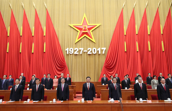 8月1日，慶祝中國人民解放軍建軍90周年大會在北京人民大會堂隆重舉行。中共中央總書記、國家主席、中央軍委主席習(xí)近平和李克強(qiáng)、張德江、俞正聲、劉云山、王岐山、張高麗等出席大會。新華社記者 鞠鵬 攝