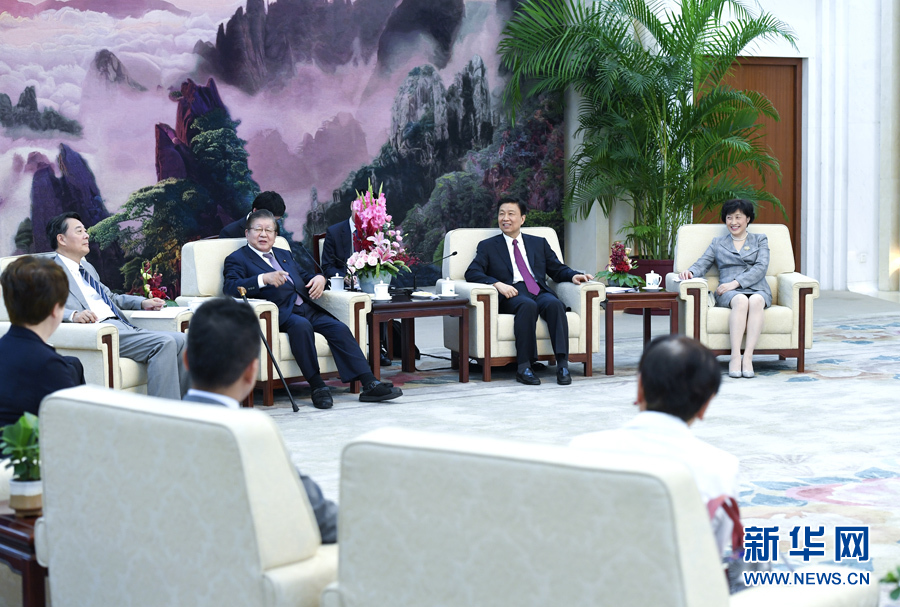9月20日，國家副主席李源潮在北京會見由黨的最高顧問、前眾議長橫路孝弘率領的日本民進黨政治家代表團。 新華社記者 張領 攝 