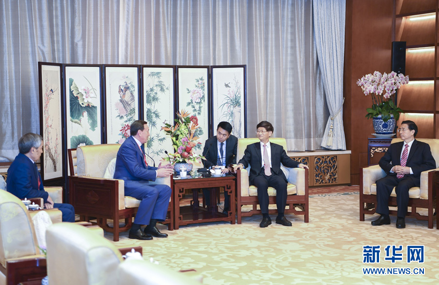 9月26日，中共中央政治局委員、中央政法委書記孟建柱在北京會見來華出席國際刑警組織第86屆全體大會的哈薩克斯坦內(nèi)務(wù)部長卡西莫夫。國務(wù)委員、公安部部長郭聲琨參加有關(guān)會見。新華社記者 張領(lǐng) 攝