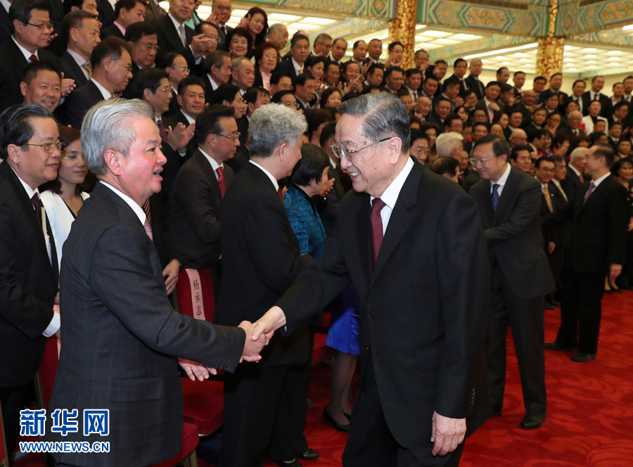 9月28日，中共中央政治局常委、全國政協(xié)主席俞正聲在北京會見出席中國海外交流協(xié)會第六次會員大會的全體代表，并發(fā)表講話。 新華社記者 龐興雷 攝
