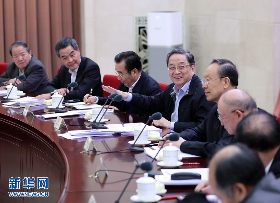 11月16日，全國政協(xié)在北京召開第75次雙周協(xié)商座談會，圍繞“推進糧食定價機制、補貼政策和收儲制度改革”建言獻策。全國政協(xié)主席俞正聲主持會議并講話。新華社記者 鞠鵬 攝