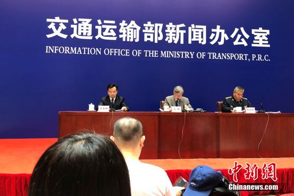 交通運(yùn)輸部6月份例行新聞發(fā)布會(huì)現(xiàn)場(chǎng)。 程春雨 攝