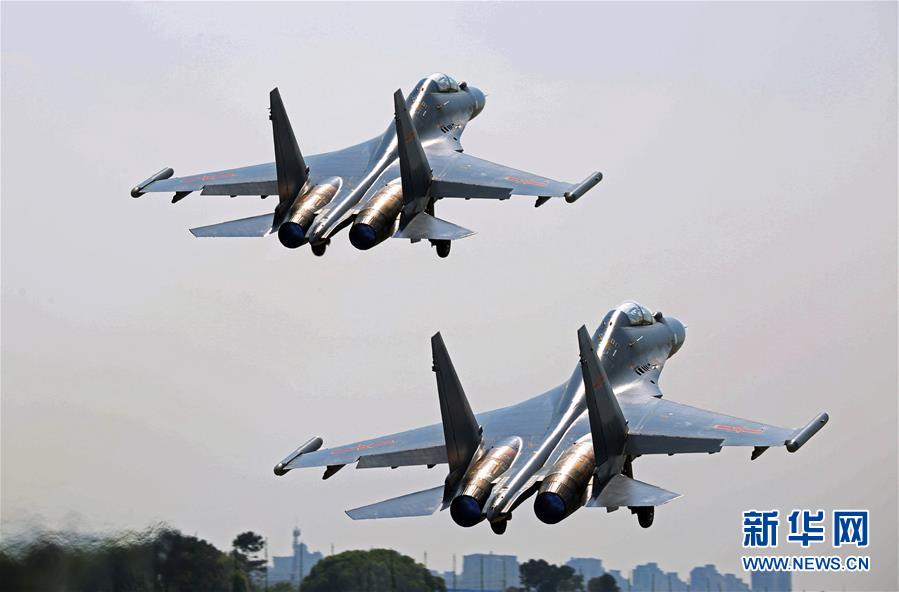 （新華全媒頭條·圖文互動(dòng)）（5）戰(zhàn)鷹，為祖國奮飛——記空軍航空兵某旅旅長、特級飛行員郝井文