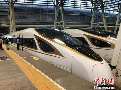 資料圖：復興號動車組在京津城際鐵路按照時速350時速達速運行。冷昊陽 攝