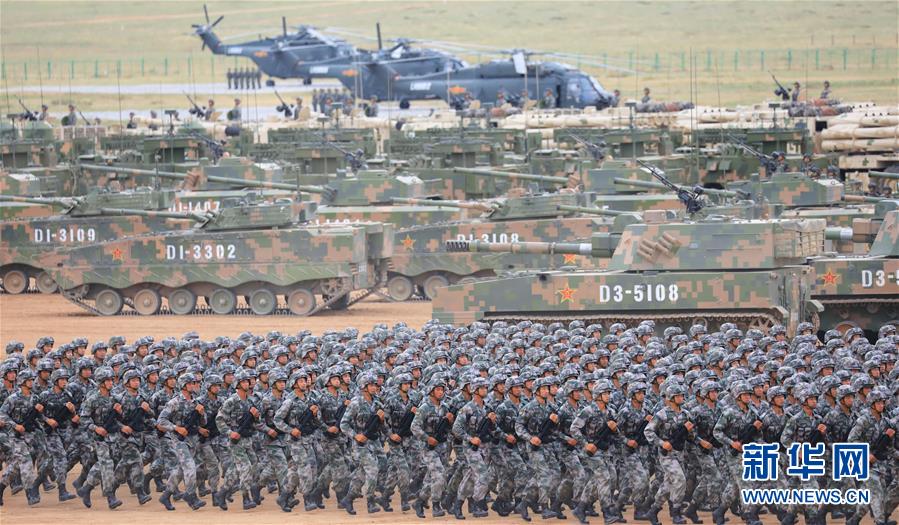 （新華全媒頭條·強(qiáng)軍思想引領(lǐng)新征程·圖文互動）（5）那一刻，我們光榮接受檢閱