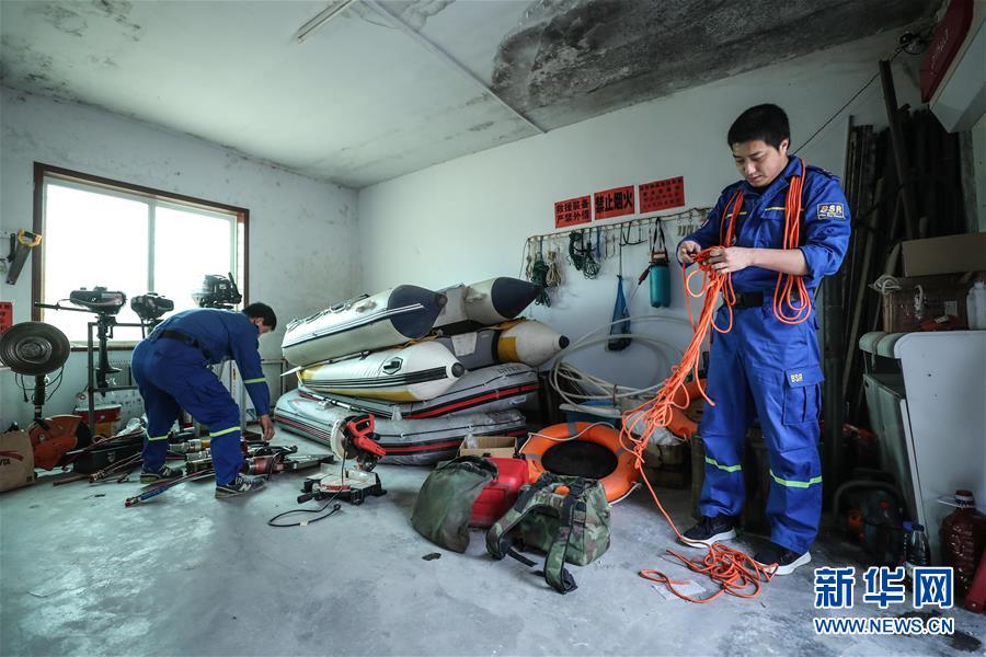 （圖文互動）（3）讓更多人樂于奉獻(xiàn)——遼寧葫蘆島愛心志愿團(tuán)隊(duì)群像