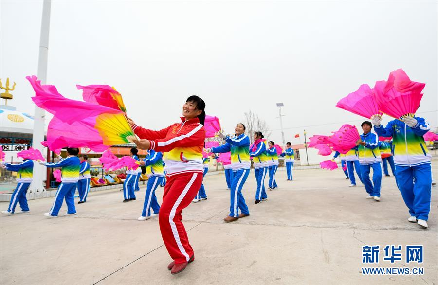 （壯麗70年·奮斗新時(shí)代·圖文互動(dòng)）（6）情同一家，守望相助，共奔小康——內(nèi)蒙古興安盟巴彥敖包嘎查民族團(tuán)結(jié)見聞