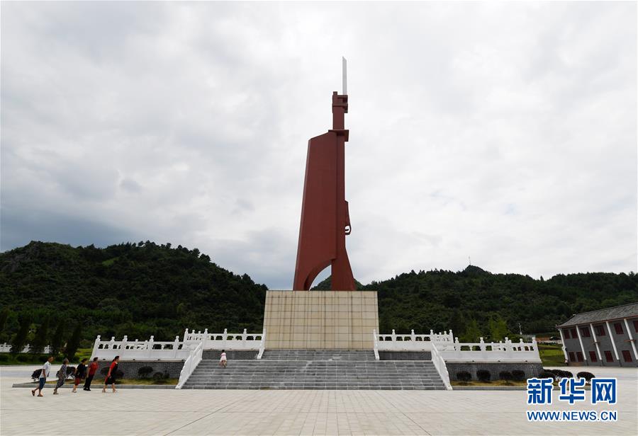 （壯麗70年·奮斗新時代——記者再走長征路·圖文互動）（2）他們，找到了3000多個紅軍烈士的名字