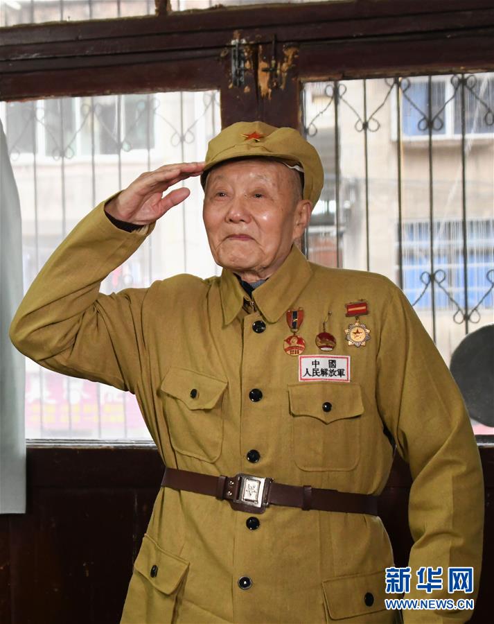 （壯麗70年·奮斗新時(shí)代——共和國(guó)榮光）（1）張富清：緊跟黨走，做黨的好戰(zhàn)士