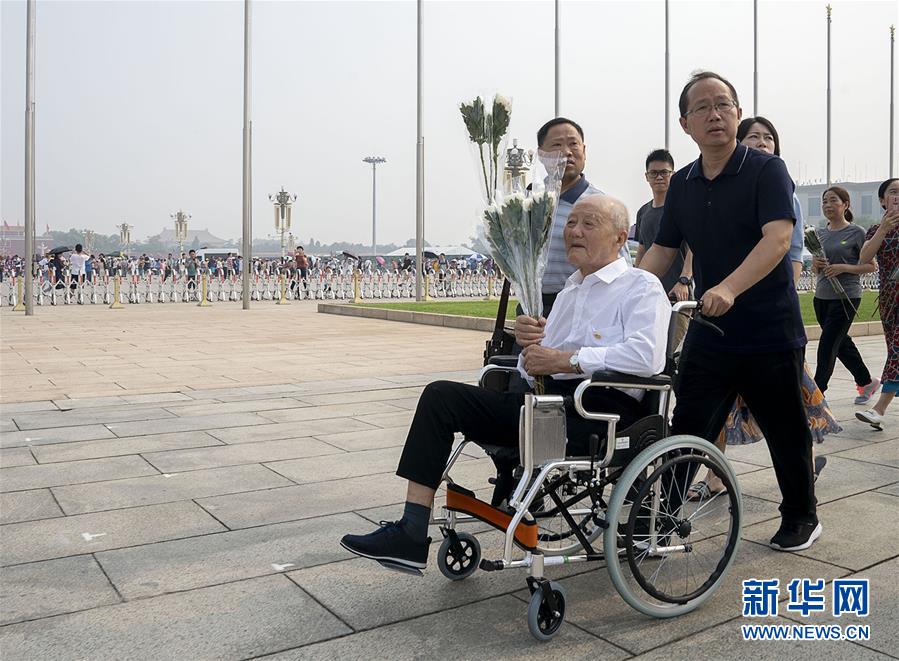 （壯麗70年·奮斗新時(shí)代——共和國(guó)榮光）（2）張富清：緊跟黨走，做黨的好戰(zhàn)士