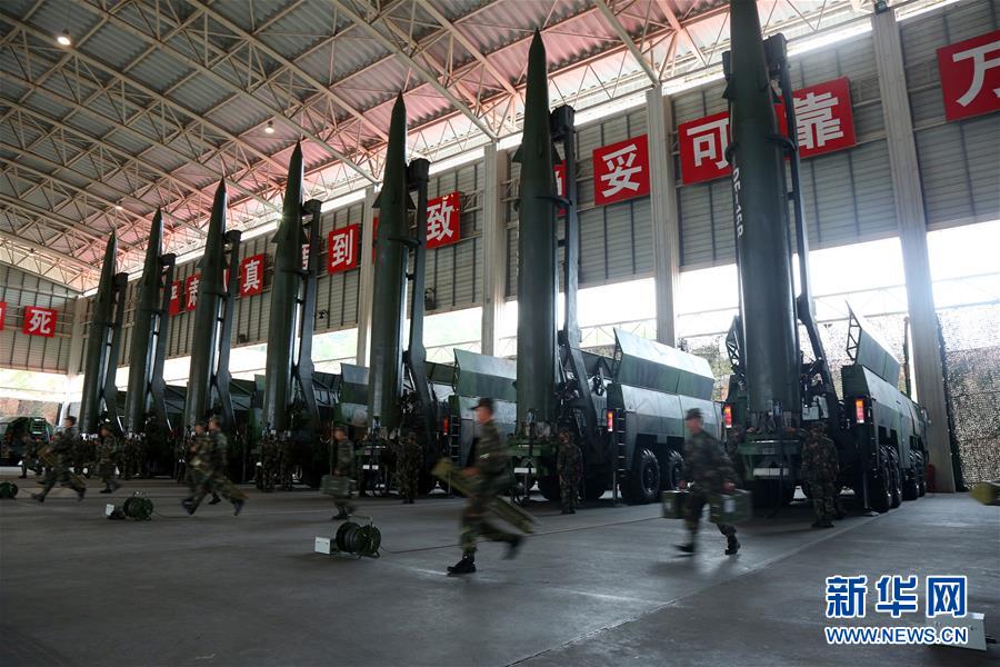 （新華全媒頭條·圖文互動）（11）沿著中國特色強(qiáng)軍之路闊步前進(jìn)——黨中央、中央軍委領(lǐng)導(dǎo)推進(jìn)國防和軍隊(duì)建設(shè)70年紀(jì)實(shí)
