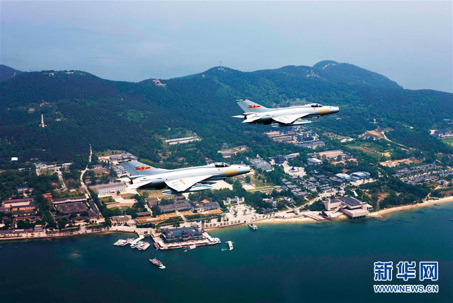 （新華全媒頭條·人民空軍70年·圖文互動(dòng)）（11）陽光照耀奮飛的航程——黨中央、中央軍委和習(xí)主席關(guān)心人民空軍建設(shè)發(fā)展紀(jì)實(shí)
