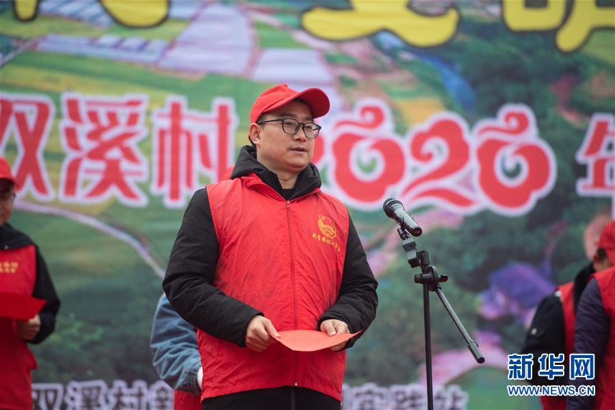 （新春走基層·圖文互動(dòng)）（1）村晚“說唱”唱什么？