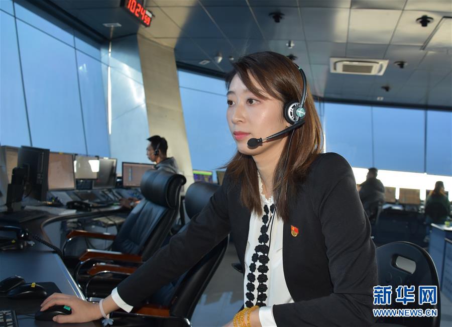 （關注春運·圖文互動）在崗一分鐘，保證安全60秒——記守護遠航客機的“燈塔”管制員