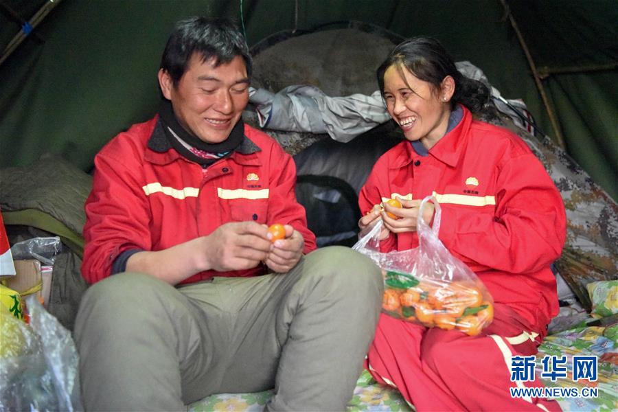 （新春走基層·圖文互動(dòng)）（7）寒冬里，“沙漠玫瑰”猶自綻放