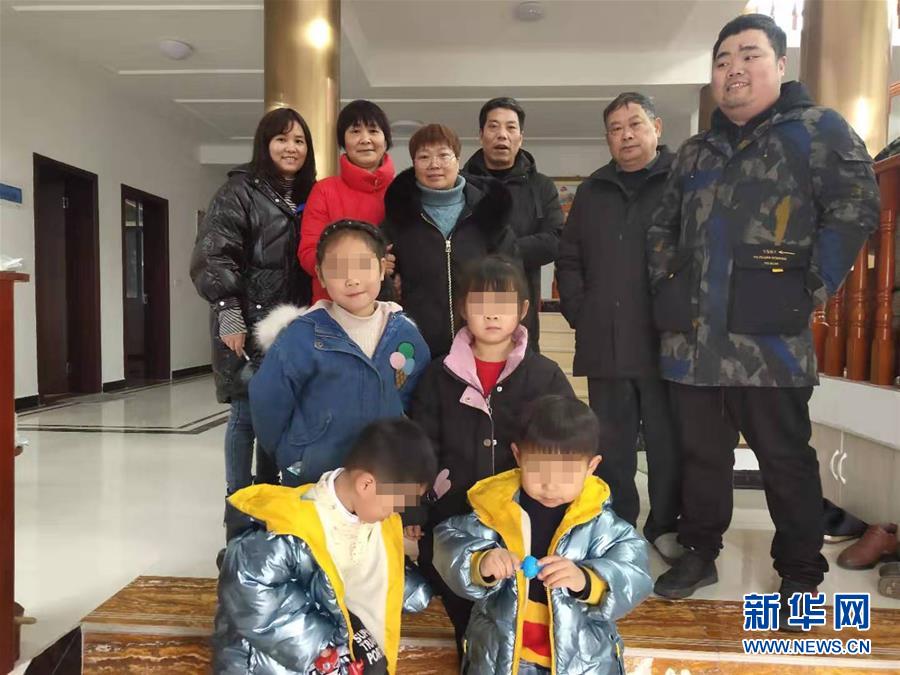 （聚焦疫情防控·圖文互動）（2）從武漢返鄉(xiāng)的一家人：“鄰里情割不斷，自行隔離是義務(wù)”