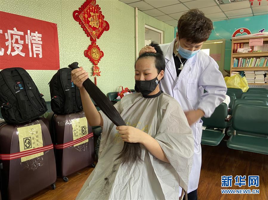 （聚焦疫情防控·圖文互動）（1）沖鋒向前，我們義無反顧——“戰(zhàn)疫”一線醫(yī)護(hù)人員群像