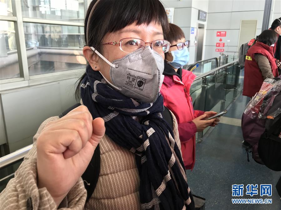（熱點(diǎn)鮮報(bào)·圖文互動）（2）三代人的約定：父母送我援湖北，我給孩子樹榜樣