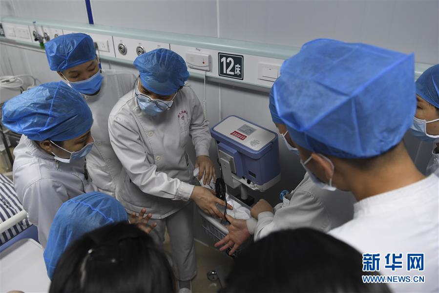 （圖文互動）（1）“你們逆行，我們護航”——廣西關(guān)愛一線醫(yī)務工作者見聞 