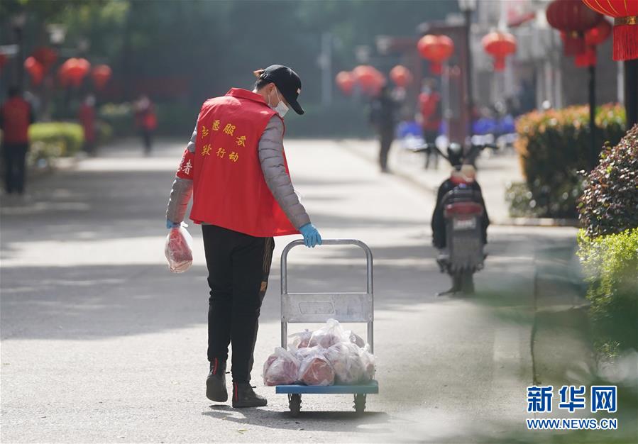 （新華全媒頭條·圖文互動）（11）一鼓作氣，不勝不休！——寫在疫情防控阻擊戰(zhàn)的關(guān)鍵時刻