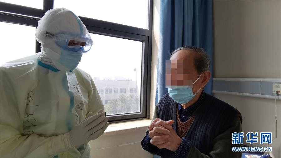 （聚焦疫情防控·圖文互動）（1）重癥醫(yī)生王洪亮：“沖在前，守到底”