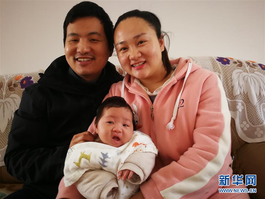 （一線抗疫群英譜·圖文互動）（6）羅文浩：“女兒，你的名字里有溫暖，有榮光！”