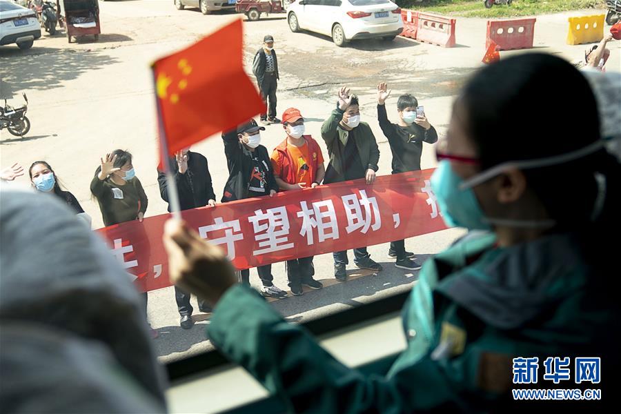 （聚焦疫情防控·圖文互動）（1）分秒必爭！一切為了治病救人——中國抗疫生命至上的生動實踐