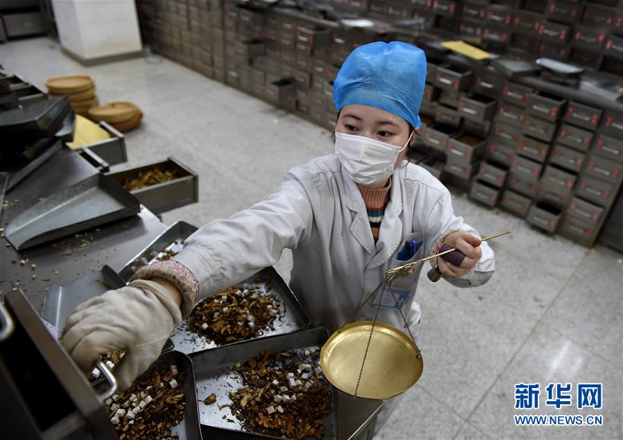 （聚焦疫情防控·圖文互動）（14）分秒必爭！一切為了治病救人——中國抗疫生命至上的生動實踐