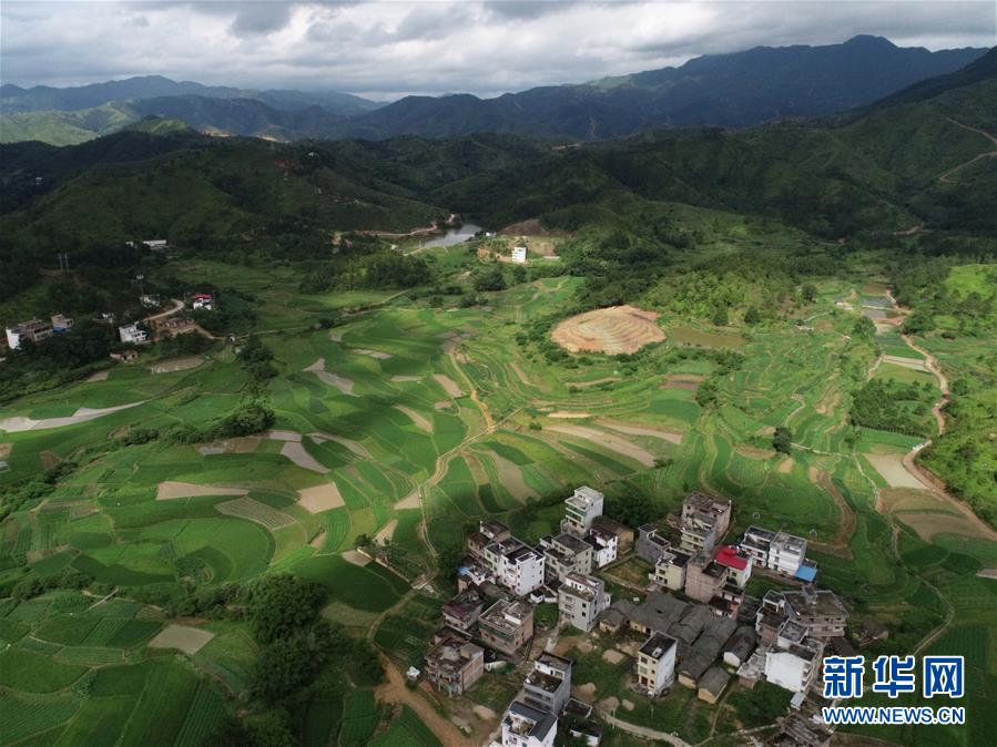 （在習近平新時代中國特色社會主義思想指引下——新時代新作為新篇章·習近平總書記關(guān)切事·圖文互動）（4）新生活、新盼頭——脫貧攻堅新形勢速覽