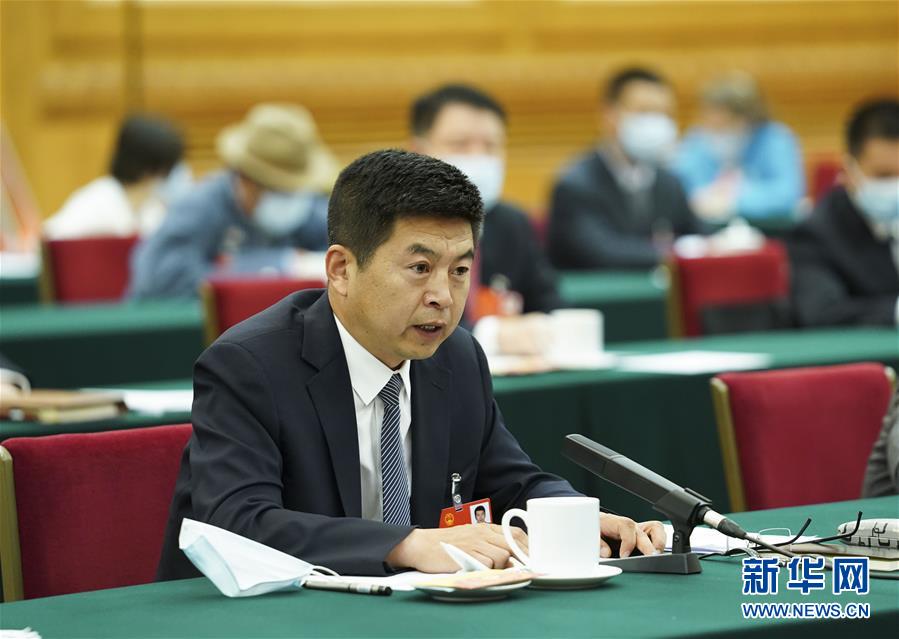 （新華全媒頭條·圖文互動(dòng)）（5）從人民中汲取磅礴力量——習(xí)近平總書記同出席2020年全國(guó)兩會(huì)人大代表、政協(xié)委員共商國(guó)是紀(jì)實(shí)
