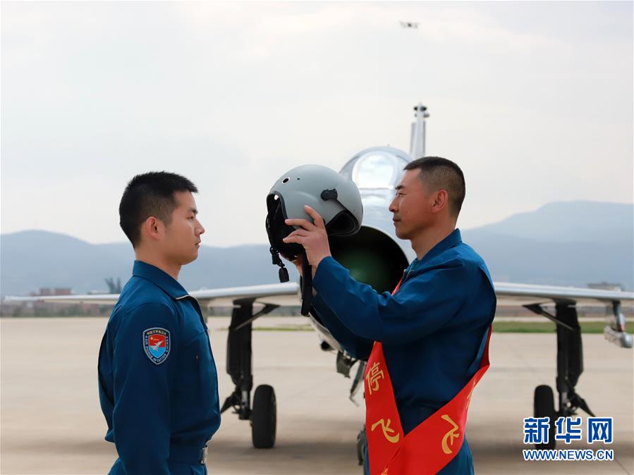 （圖文互動）（2）5290小時！中國空軍殲擊機飛行紀錄保持者光榮停飛