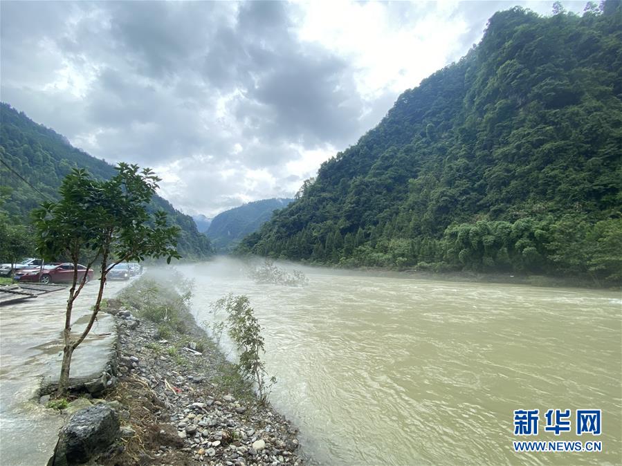 （防汛抗洪·圖文互動(dòng)）（1）山洪襲來(lái)前，澧水河畔大轉(zhuǎn)移