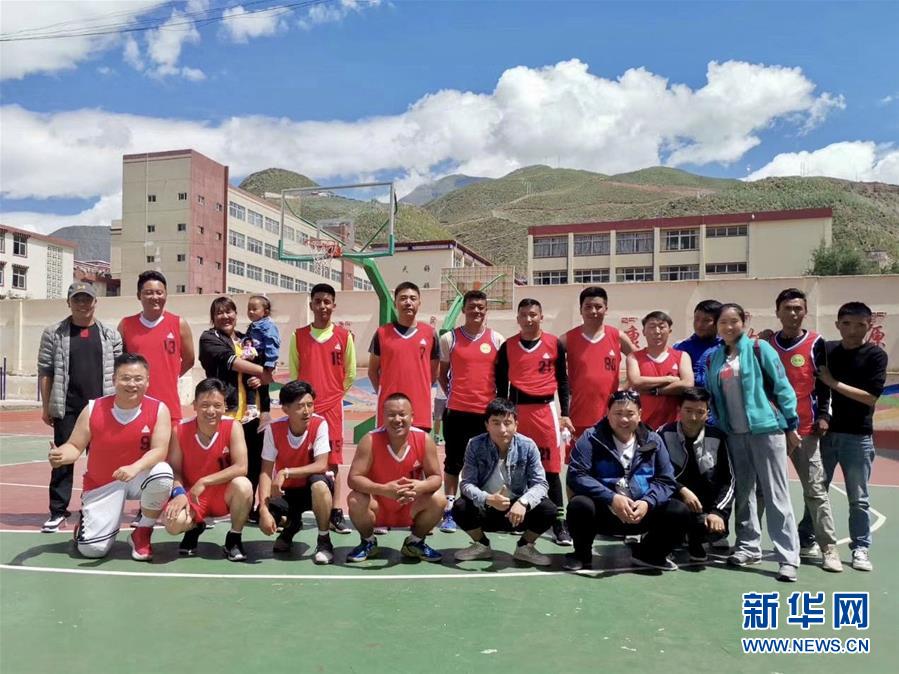 （在習(xí)近平新時代中國特色社會主義思想指引下——新時代新作為新篇章·習(xí)近平總書記關(guān)切事·圖文互動）（2）青春做伴，西部放歌——走近扎根西部建設(shè)邊疆的大學(xué)生們