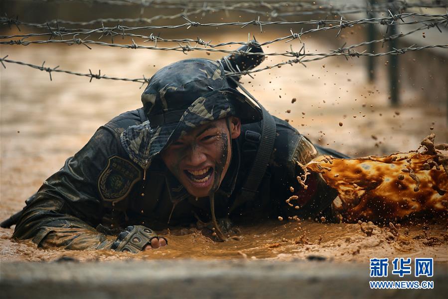 （在習(xí)近平強(qiáng)軍思想指引下·我們?cè)趹?zhàn)位報(bào)告·圖文互動(dòng)）（2）駐澳門(mén)部隊(duì)：濠江之畔，最可愛(ài)的人