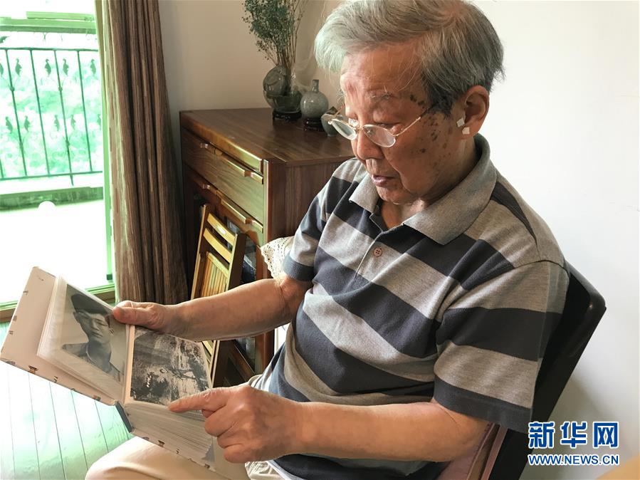 （紀(jì)念抗美援朝70周年·圖文互動(dòng)）戰(zhàn)地金達(dá)萊，花兒為誰(shuí)開？——記志愿軍老戰(zhàn)士文工隊(duì)員任紅舉